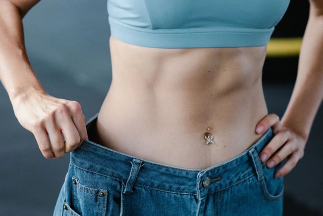 7 dấu hiệu cho thấy tỉ lệ mỡ cơ thể đang giảm dù cân nặng không giảm